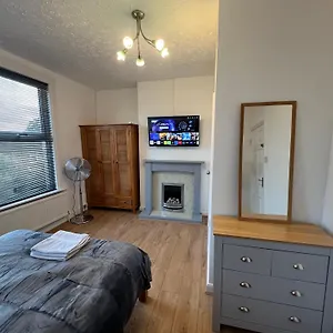 Private In Victorian House, Forest Hill, Guest house London